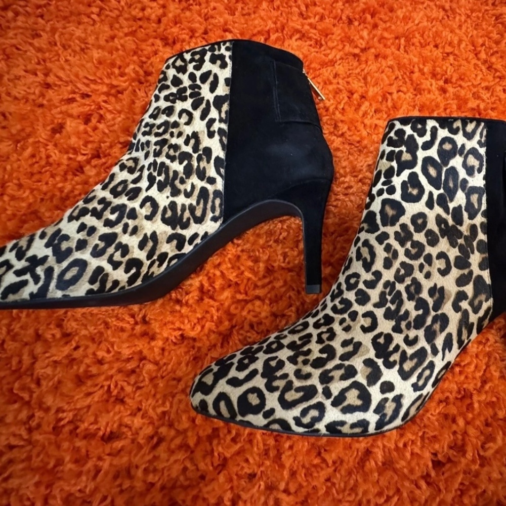 COLE HAAN SIGNATURE LEOPARD BLACK COLORED REAL FUR HIGH HEEL BOOTS BACK ZIP 8.5